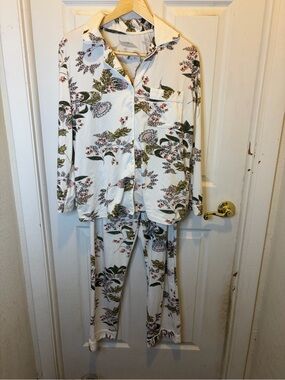 Women's Floral Cream Pajama Set - Long Sleeve Top & Pants